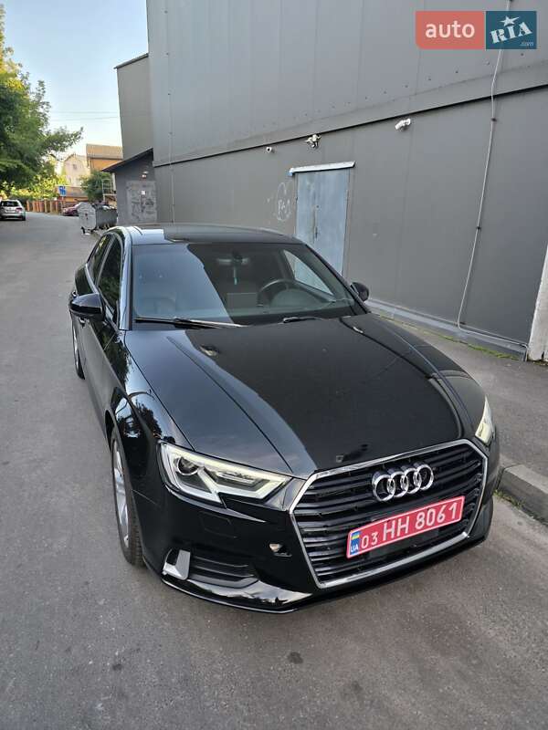 Седан Audi A3 2018 в 
