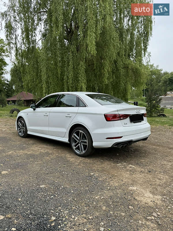 Седан Audi A3 2018 в Ивано-Франковске