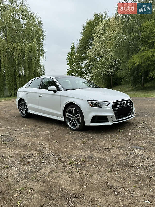 Седан Audi A3 2018 в Ивано-Франковске