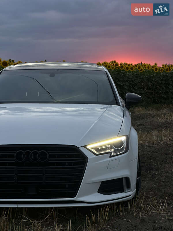 Седан Audi A3 2017 в 