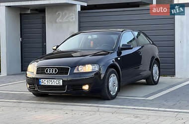 Хэтчбек Audi A3 2004 в 