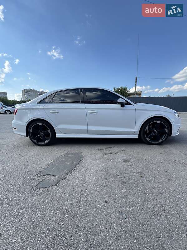 Седан Audi A3 2016 в Каменке