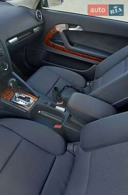 Хэтчбек Audi A3 2004 в 