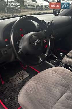 Хэтчбек Audi A3 2000 в 