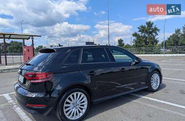 Хэтчбек Audi A3 2016 в Киеве