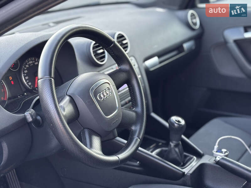 Хэтчбек Audi A3 2006 в Староконстантинове