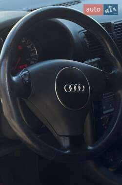 Хэтчбек Audi A3 1998 в 