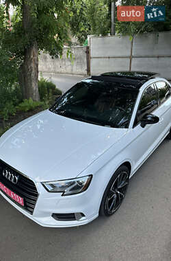 Седан Audi A3 2018 в Днепре
