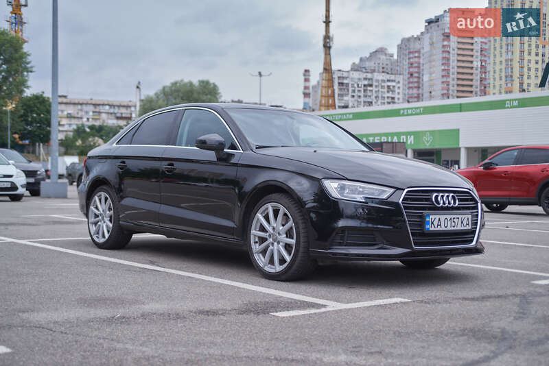 Седан Audi A3 2015 в 