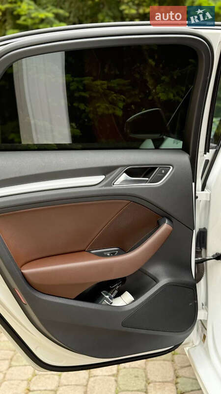 Седан Audi A3 2015 в Львове