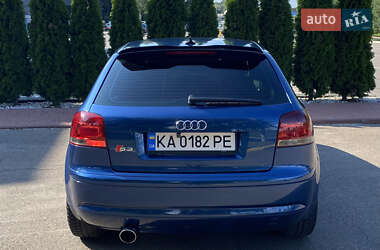 Хэтчбек Audi A3 2006 в 