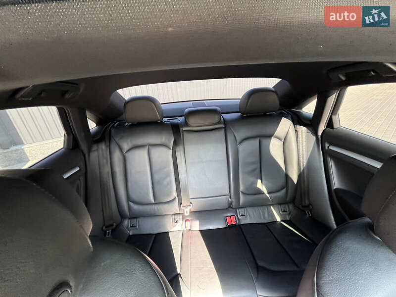 Седан Audi A3 2015 в Кропивницком
