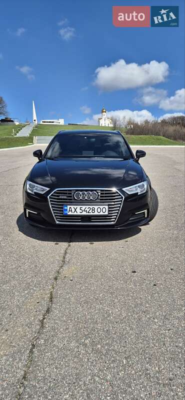 Хэтчбек Audi A3 2017 в Харькове