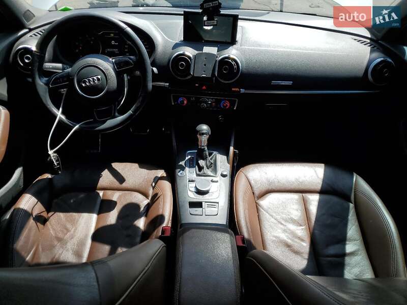 Седан Audi A3 2015 в Львові