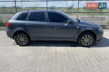 Хэтчбек Audi A3 2006 в 