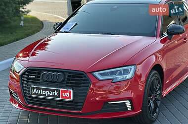 Хэтчбек Audi A3 2017 в 