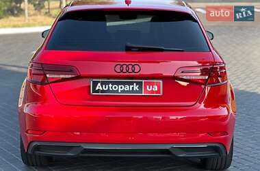 Хэтчбек Audi A3 2017 в 