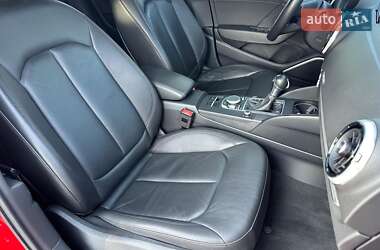 Хэтчбек Audi A3 2017 в 