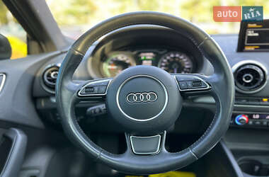 Хэтчбек Audi A3 2015 в 