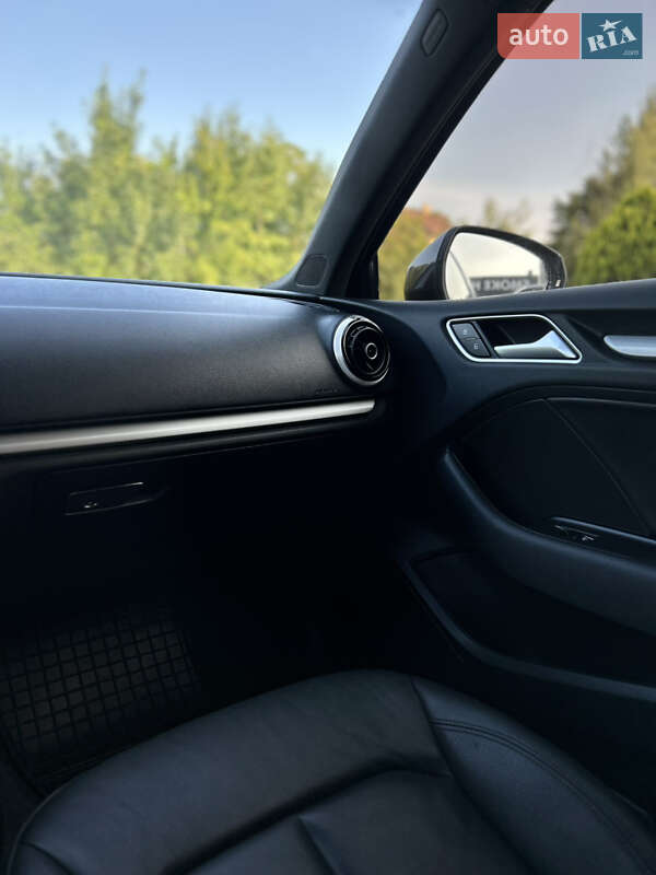 Седан Audi A3 2016 в Львове