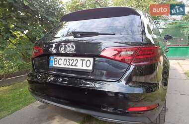 Хэтчбек Audi A3 2016 в 