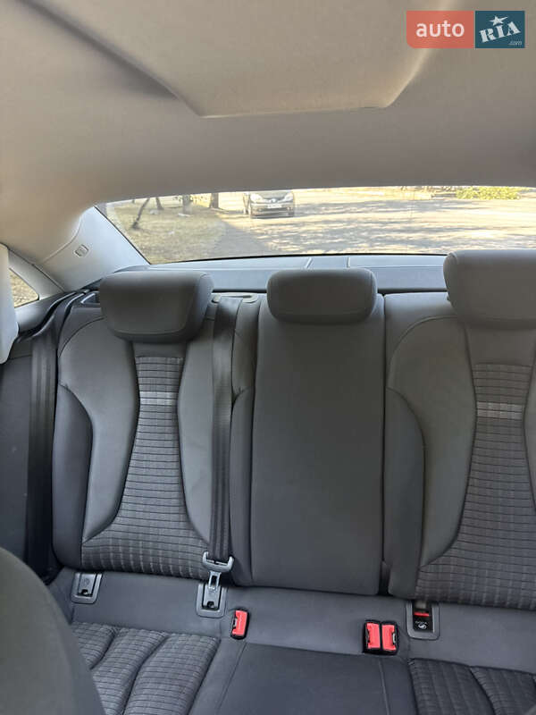 Седан Audi A3 2013 в Каменском