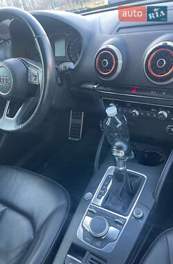Хэтчбек Audi A3 2017 в 