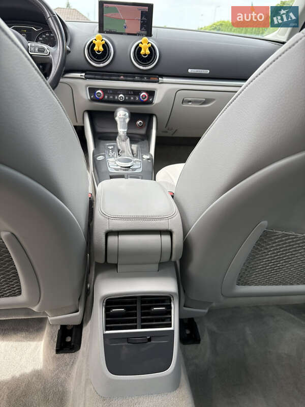 Седан Audi A3 2014 в Львове