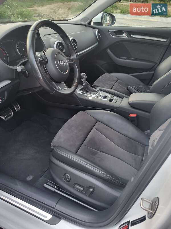 Хэтчбек Audi A3 2016 в Киеве