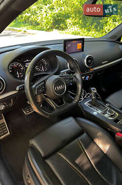 Хэтчбек Audi A3 2018 в 