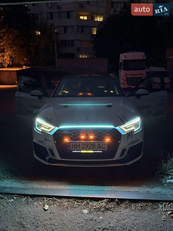 Седан Audi A3 2015 в Одессе