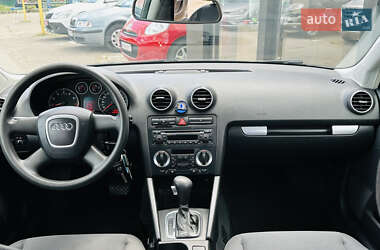 Хэтчбек Audi A3 2005 в 