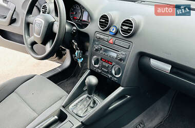 Хэтчбек Audi A3 2005 в 