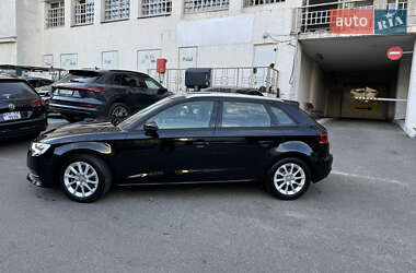 Хэтчбек Audi A3 2016 в 