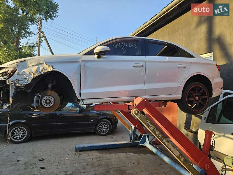 Седан Audi A3 2018 в Львове