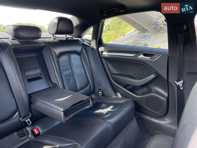 Седан Audi A3 2015 в Вінниці
