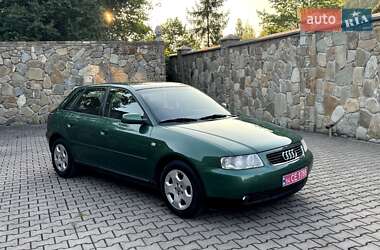 Хэтчбек Audi A3 2001 в 