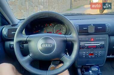 Хэтчбек Audi A3 2001 в 