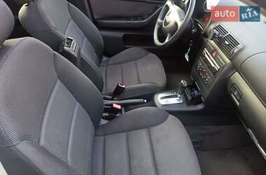 Хэтчбек Audi A3 2001 в 