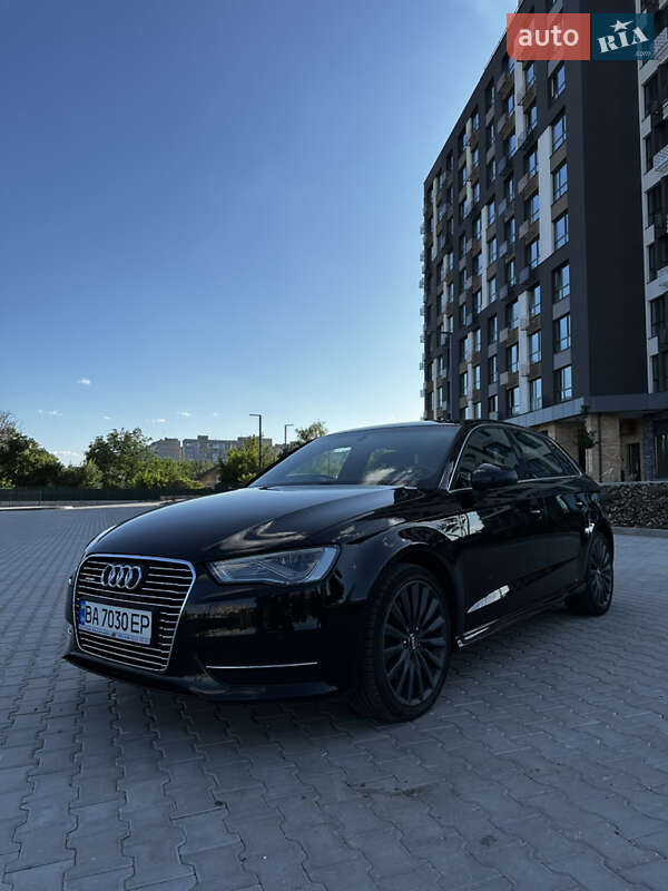 Хетчбек Audi A3 2015 в Кропивницькому
