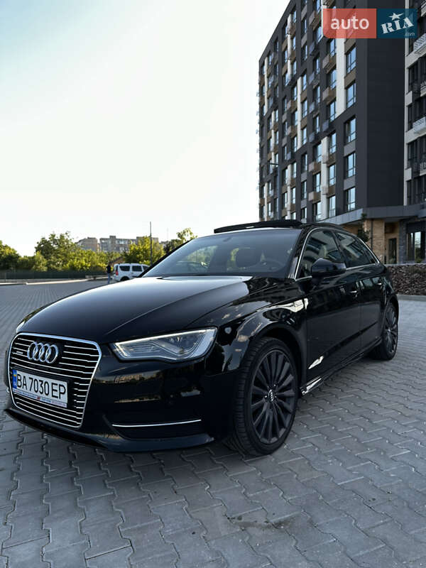Хетчбек Audi A3 2015 в Кропивницькому