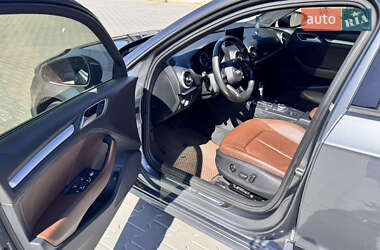 Хэтчбек Audi A3 2017 в 