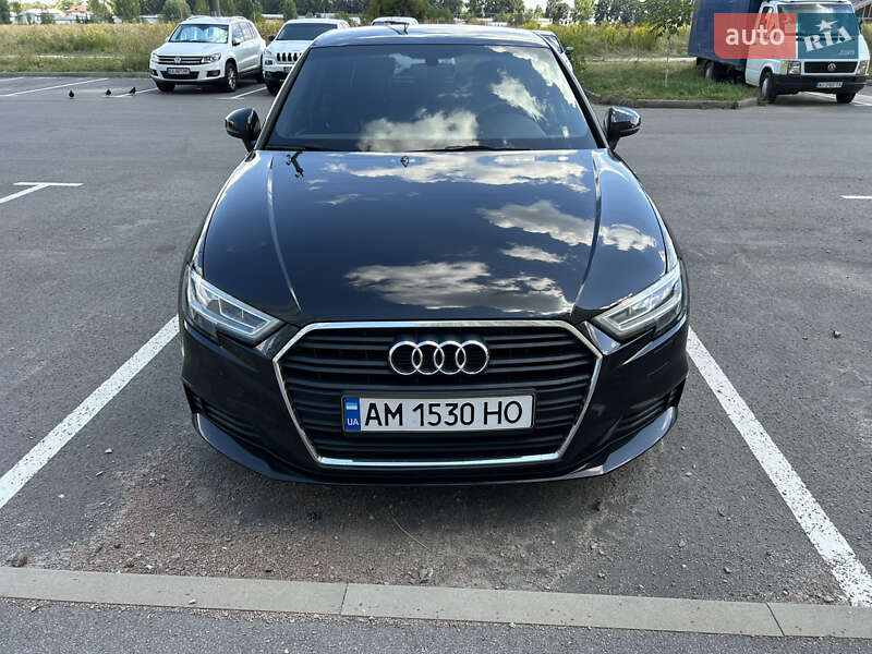 Хэтчбек Audi A3 2018 в 