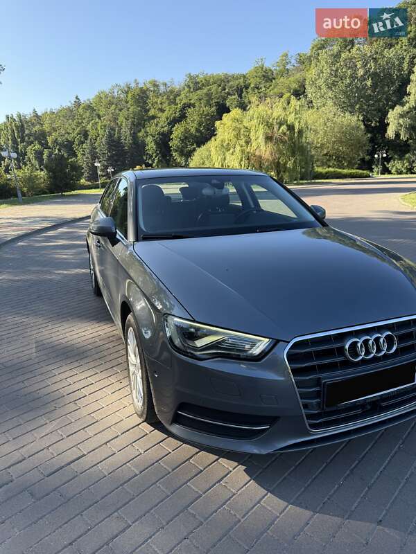 Хетчбек Audi A3 2015 в Черкасах