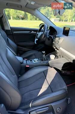 Хетчбек Audi A3 2015 в 