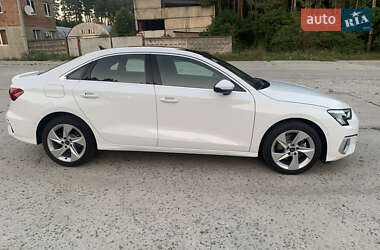 Седан Audi A3 2023 в Нетешине