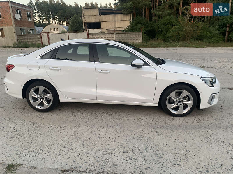 Седан Audi A3 2023 в Ровно