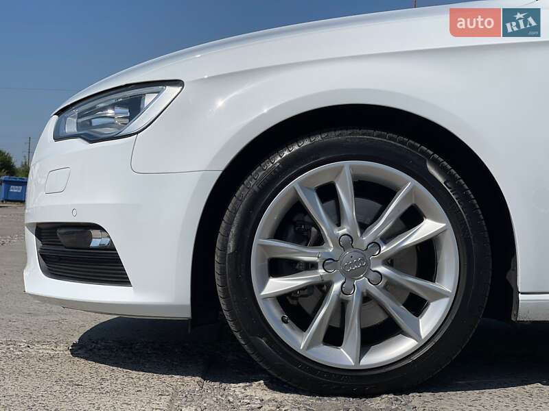 Хэтчбек Audi A3 2015 в Ужгороде