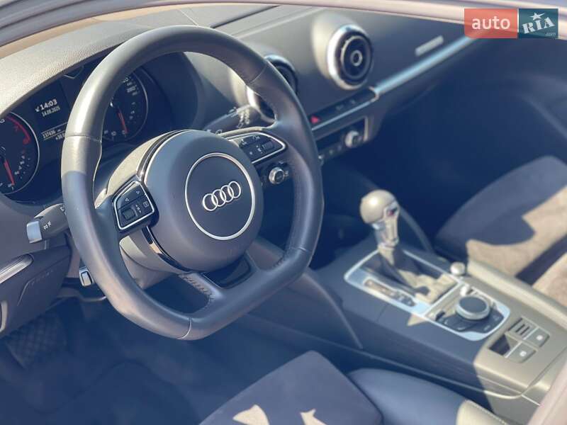 Хэтчбек Audi A3 2015 в Ужгороде