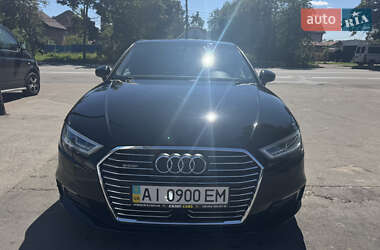 Хэтчбек Audi A3 2016 в 
